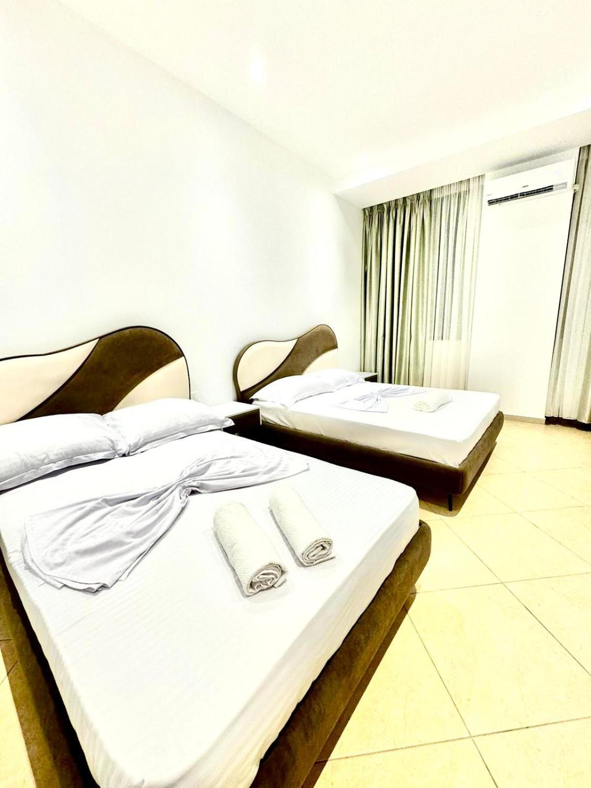 Hotel Balili Vlorë Buitenkant foto