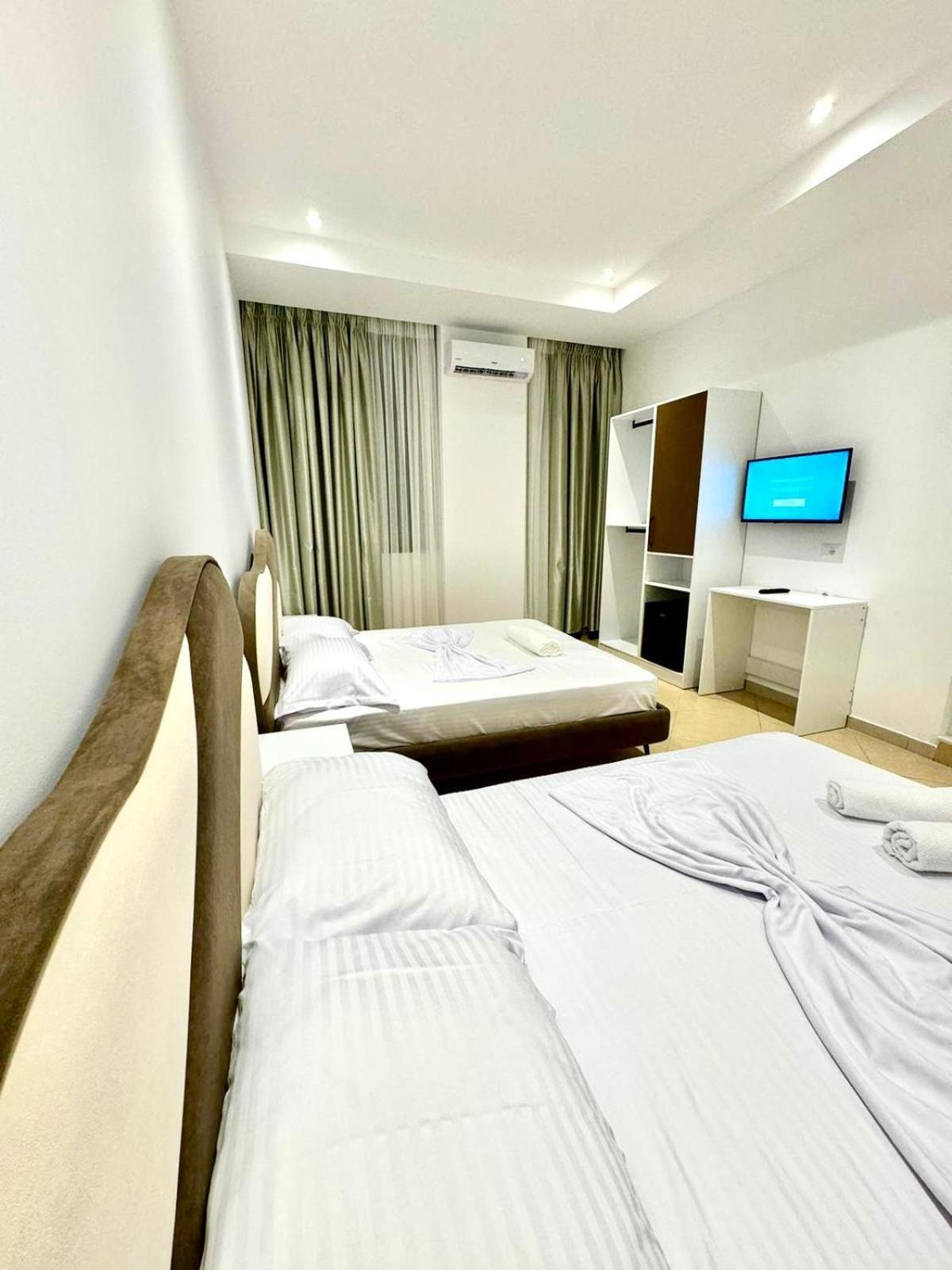 Hotel Balili Vlorë Buitenkant foto