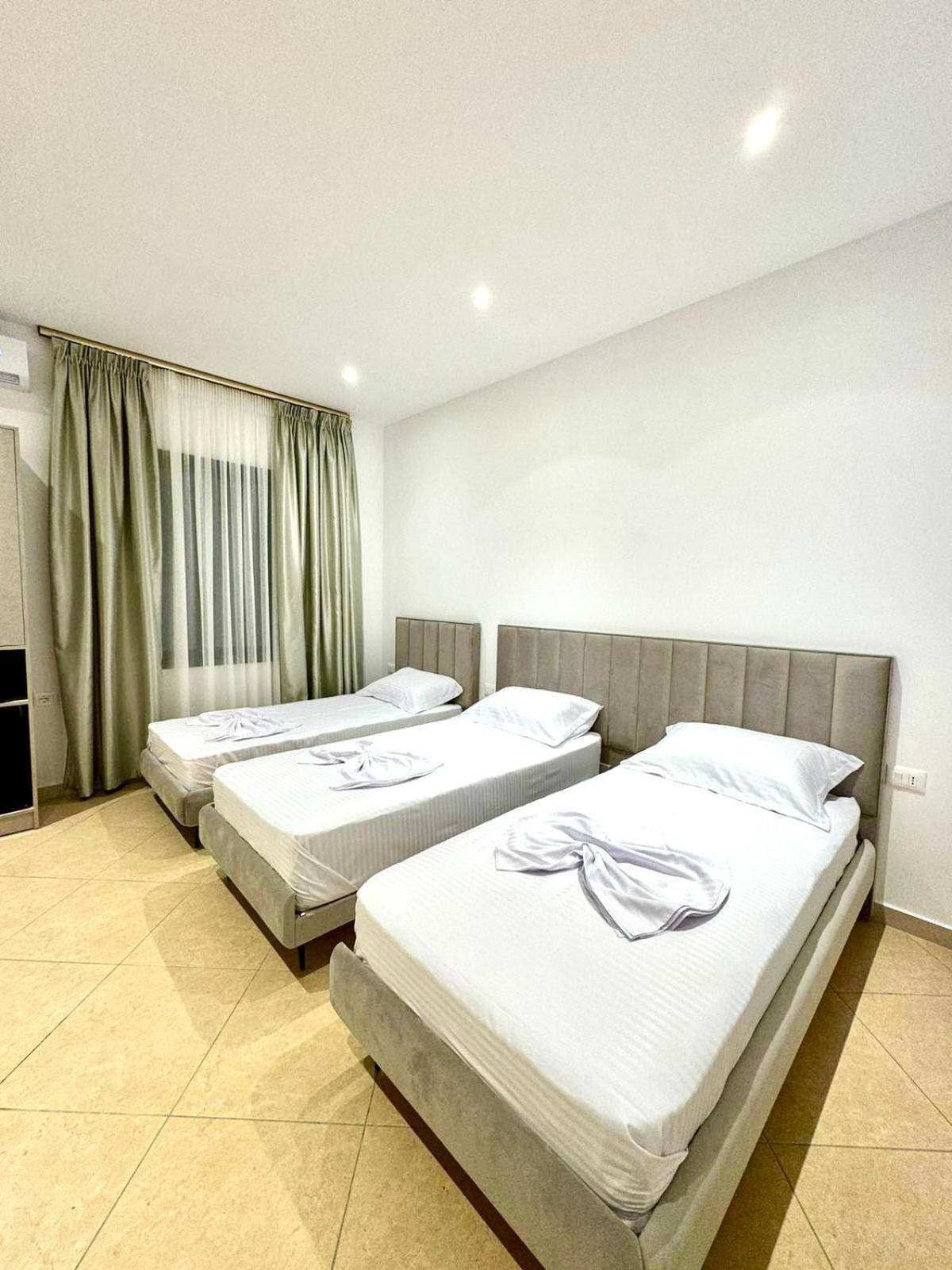 Hotel Balili Vlorë Buitenkant foto