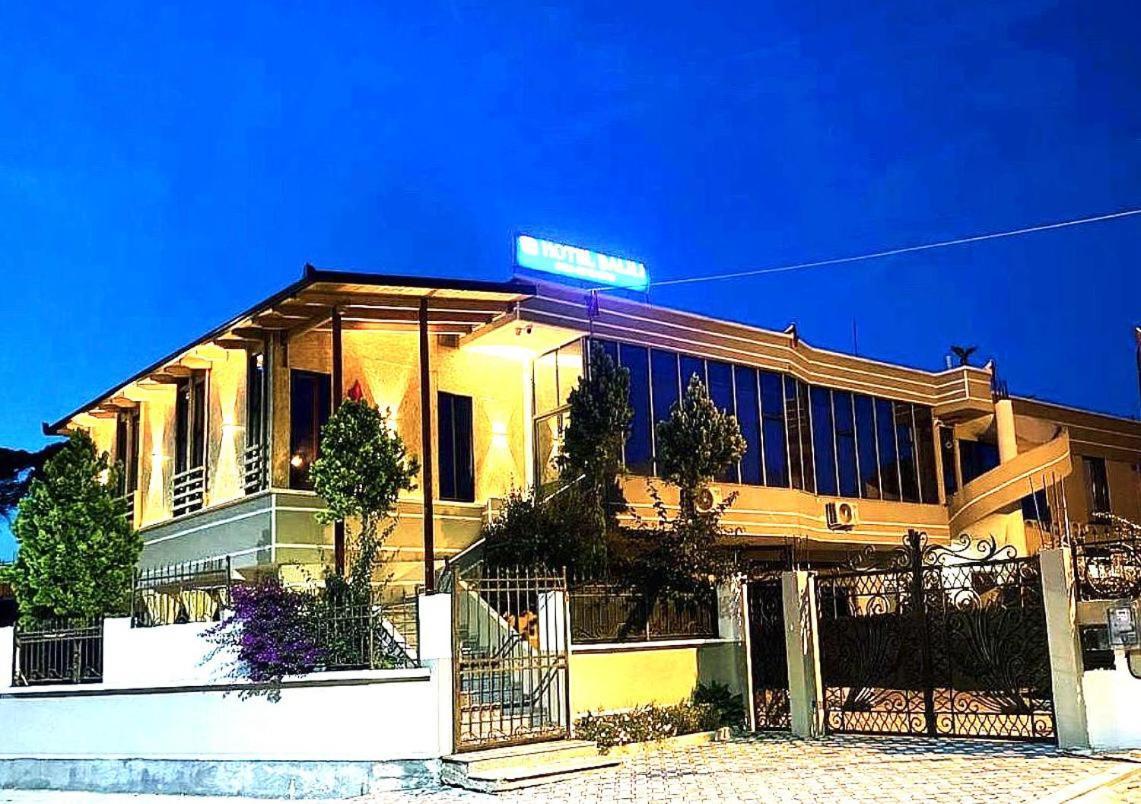Hotel Balili Vlorë Buitenkant foto