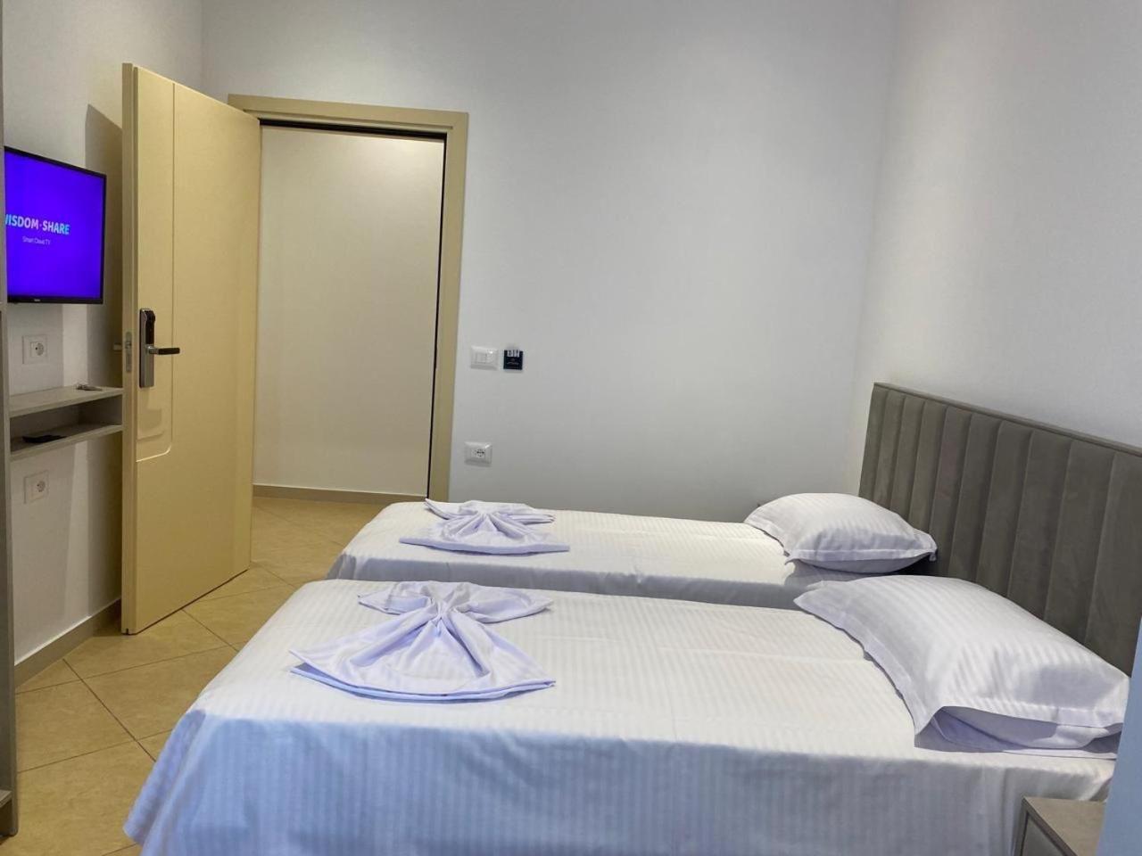 Hotel Balili Vlorë Buitenkant foto