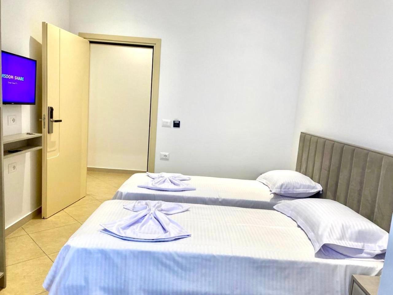 Hotel Balili Vlorë Buitenkant foto