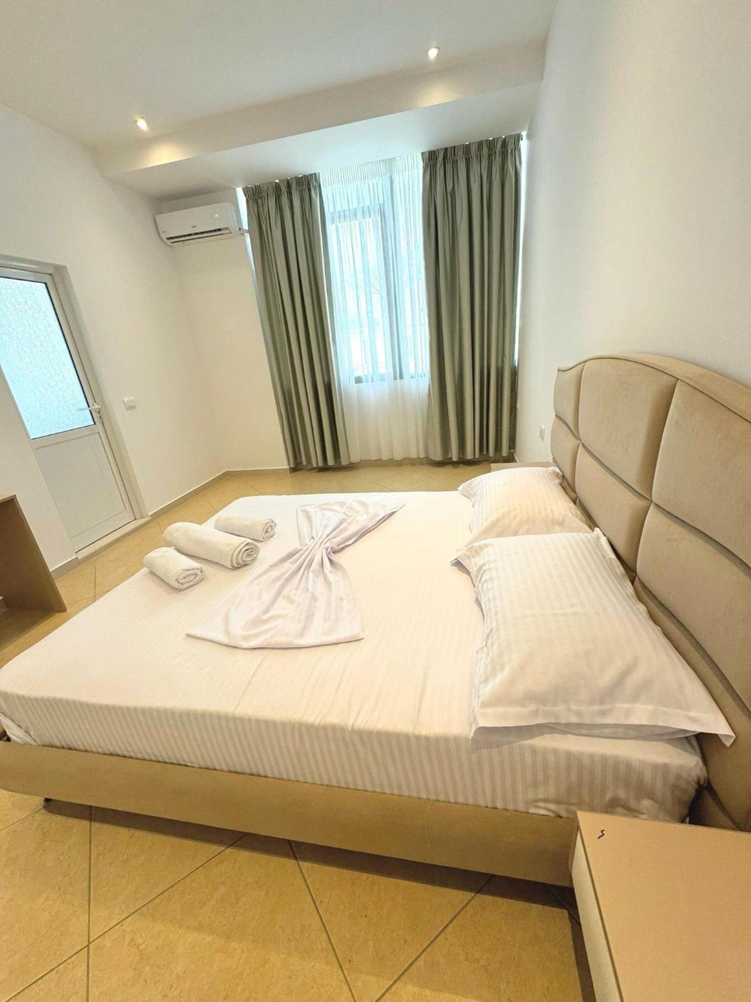 Hotel Balili Vlorë Buitenkant foto