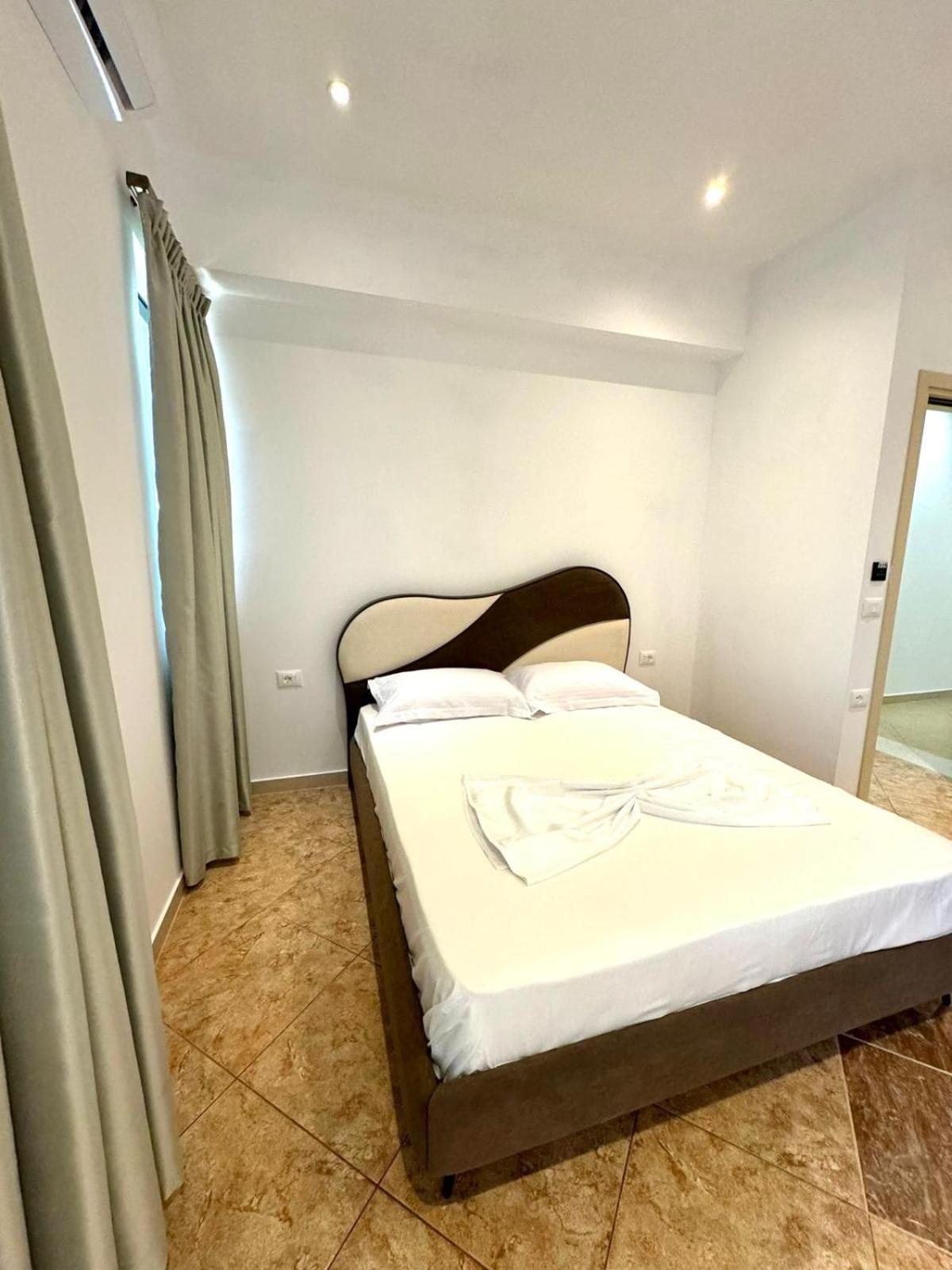 Hotel Balili Vlorë Buitenkant foto