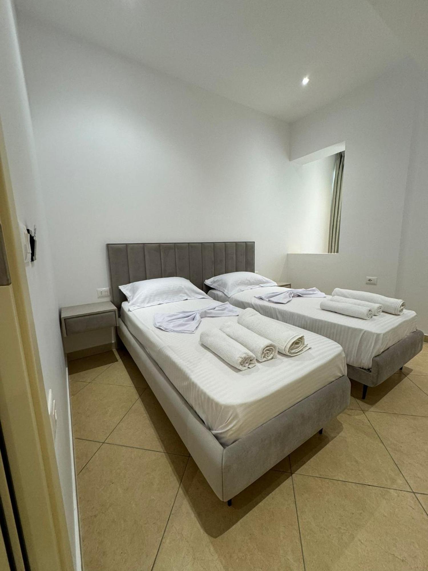 Hotel Balili Vlorë Buitenkant foto