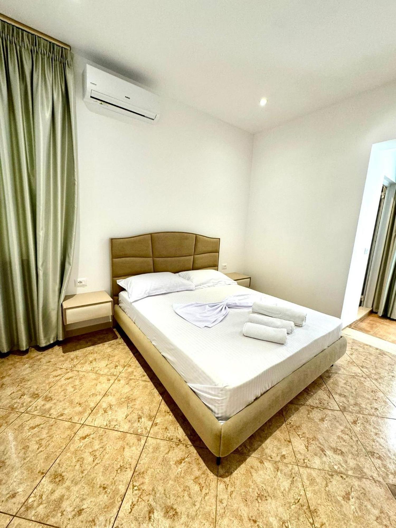 Hotel Balili Vlorë Buitenkant foto